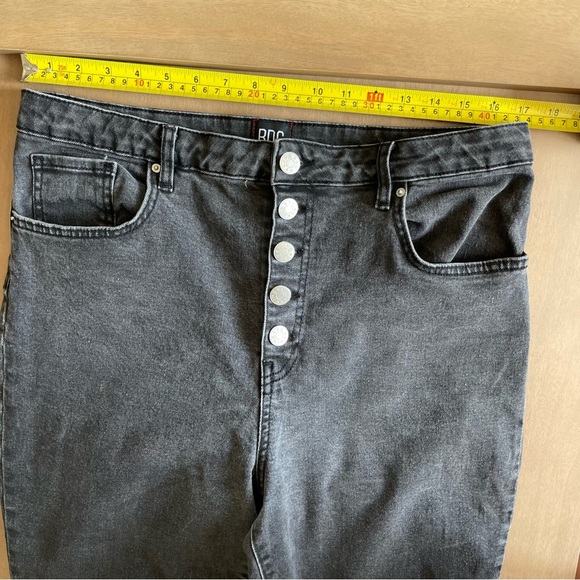 Urban Outfitters BDG Girlfriend High Rise Button Fly Jeans - Picture 11 of 12